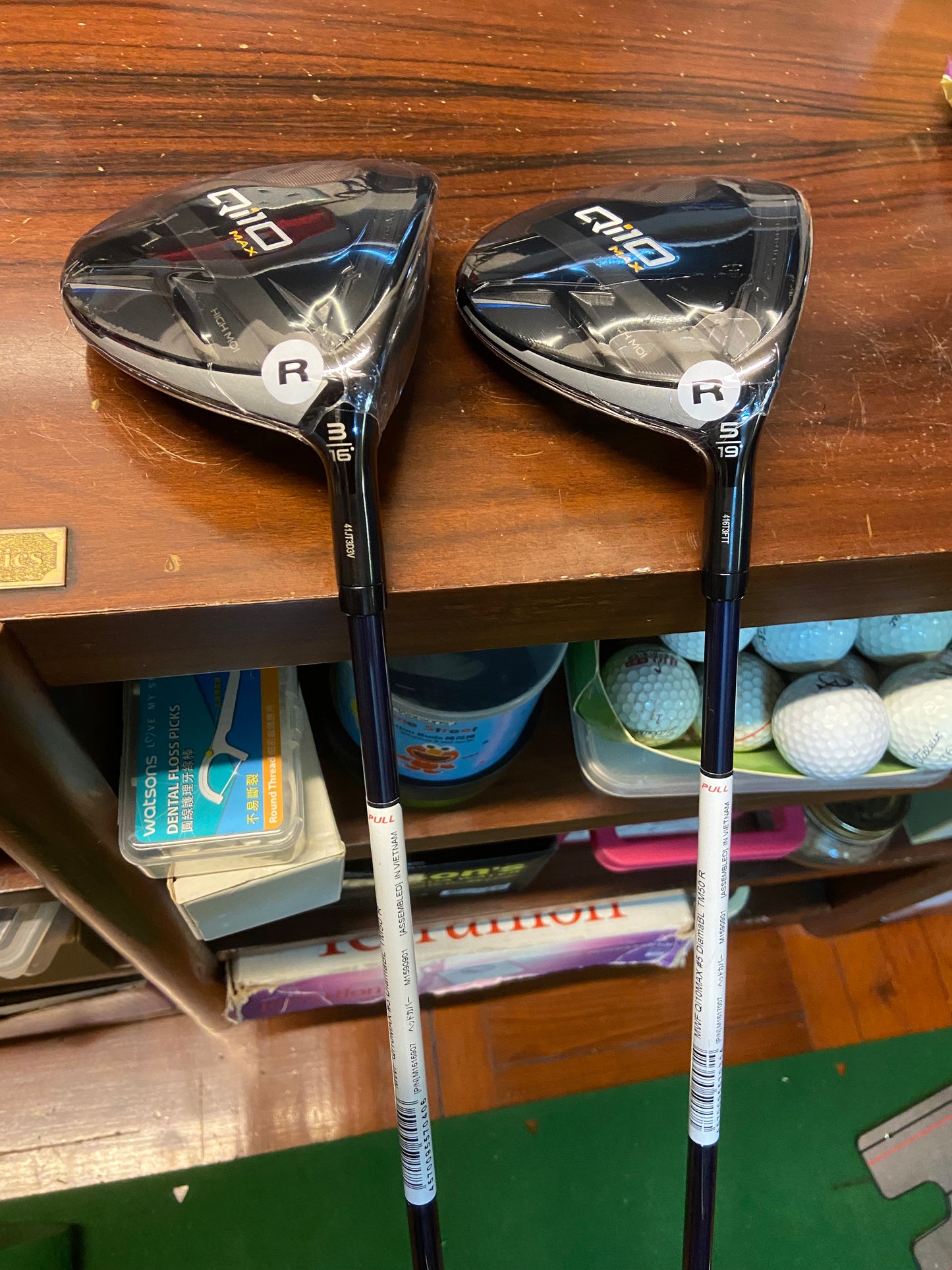 Taylormade Qi 10. 3*& 5* Fairway wood with cover TM blue R 100% brand new